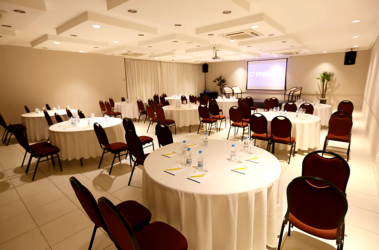 Espaço do evento preparado para receber o público